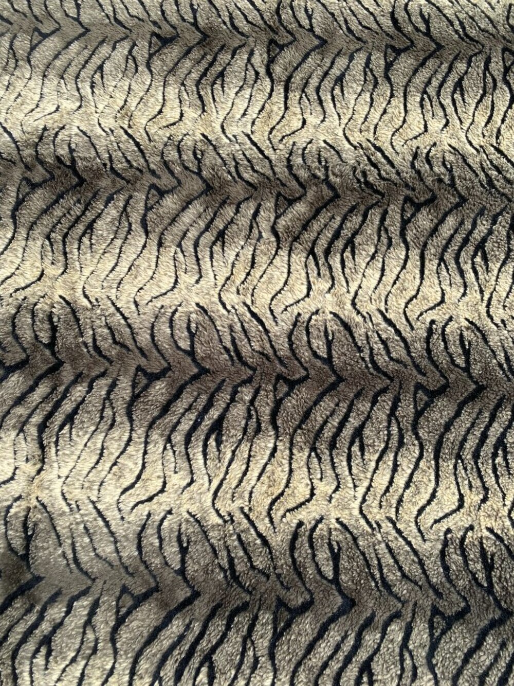 Machine washable faux fur throw blanket faux suede backing - Picture 5 of 7